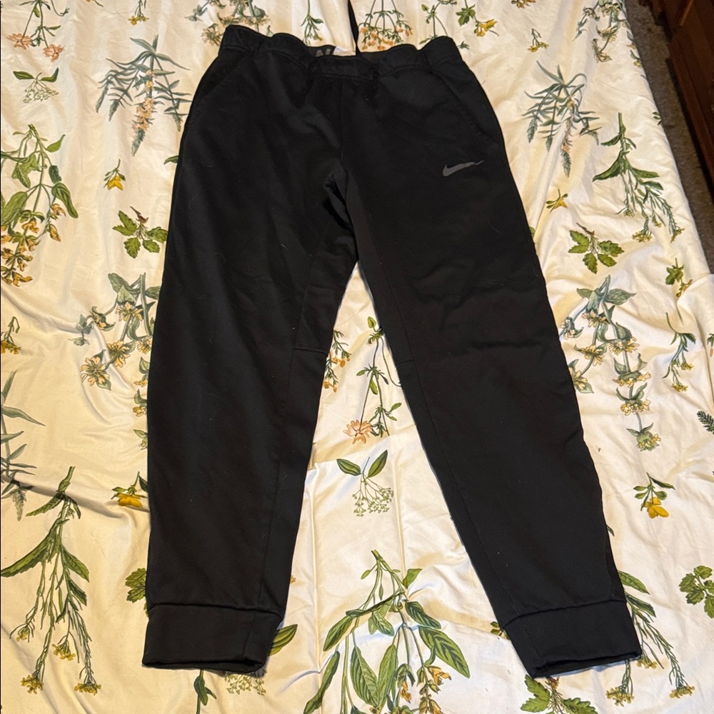 Nike Men’s Black Joggers Therma Fit Medium
